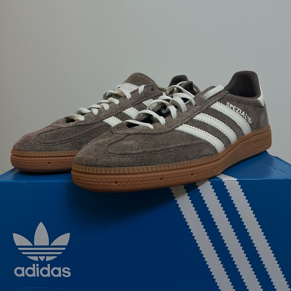 Women’s Adidas Spezial